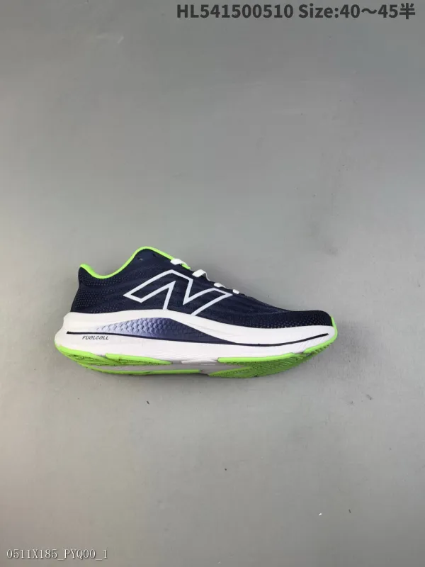 NewBalanceNBFuelCell跑步鞋 FuelCellSuperCompTrainer采用FuelCell中底