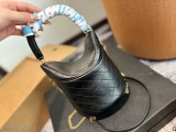 2024聖羅蘭GABYMINIBUCKETgaby系列 新推出的發水桶包真的是太愛了