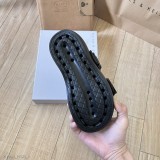 CHARLIEKEITHCK魔术扣厚底洞洞鞋T台走秀同款明星