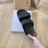 CHARLIEKEITHCK魔术扣厚底洞洞鞋T台走秀同款明星