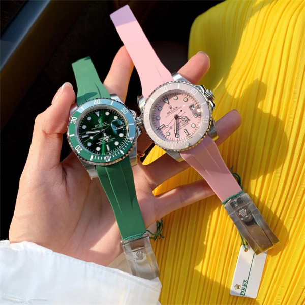 W02003