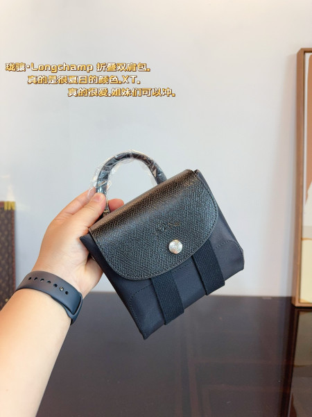 LONGCHAMP 24CM