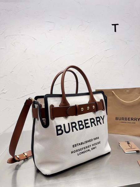 BURBURRY BAG 33CM
