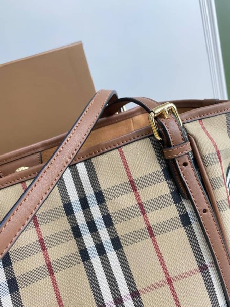 BURBURRY BAG 28CM