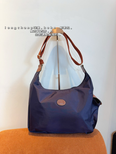 LONGCHAMP 35CM