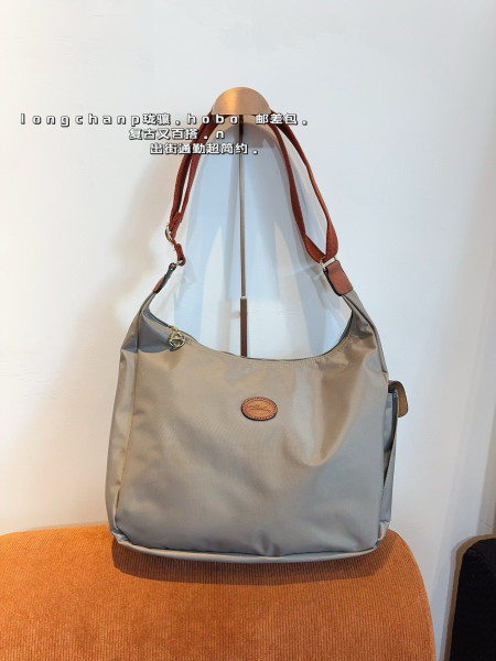 LONGCHAMP 35CM