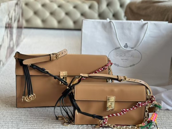 PRADA 35CM