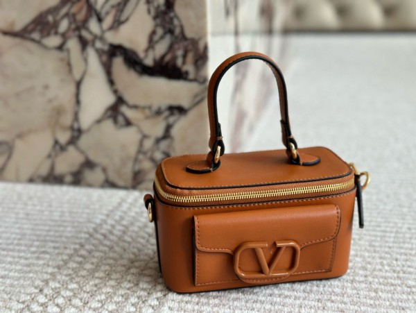 V BAG 22CM