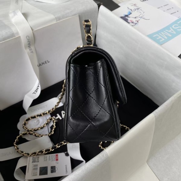 CHANEL 20CM