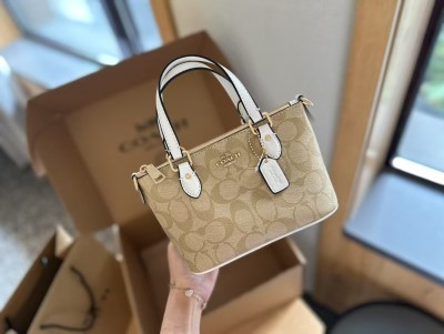 COACH 18CM
