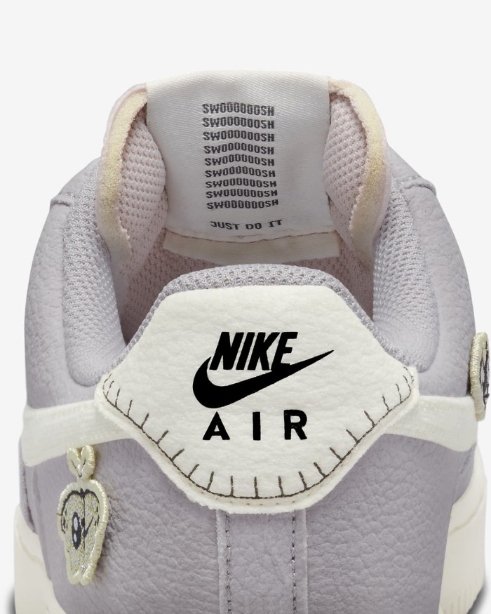 Nike Air Force 1 '07 SE NN women's sneakers