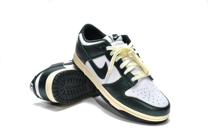 Special Nike Dunk Low Vintage Green DQ8580-100