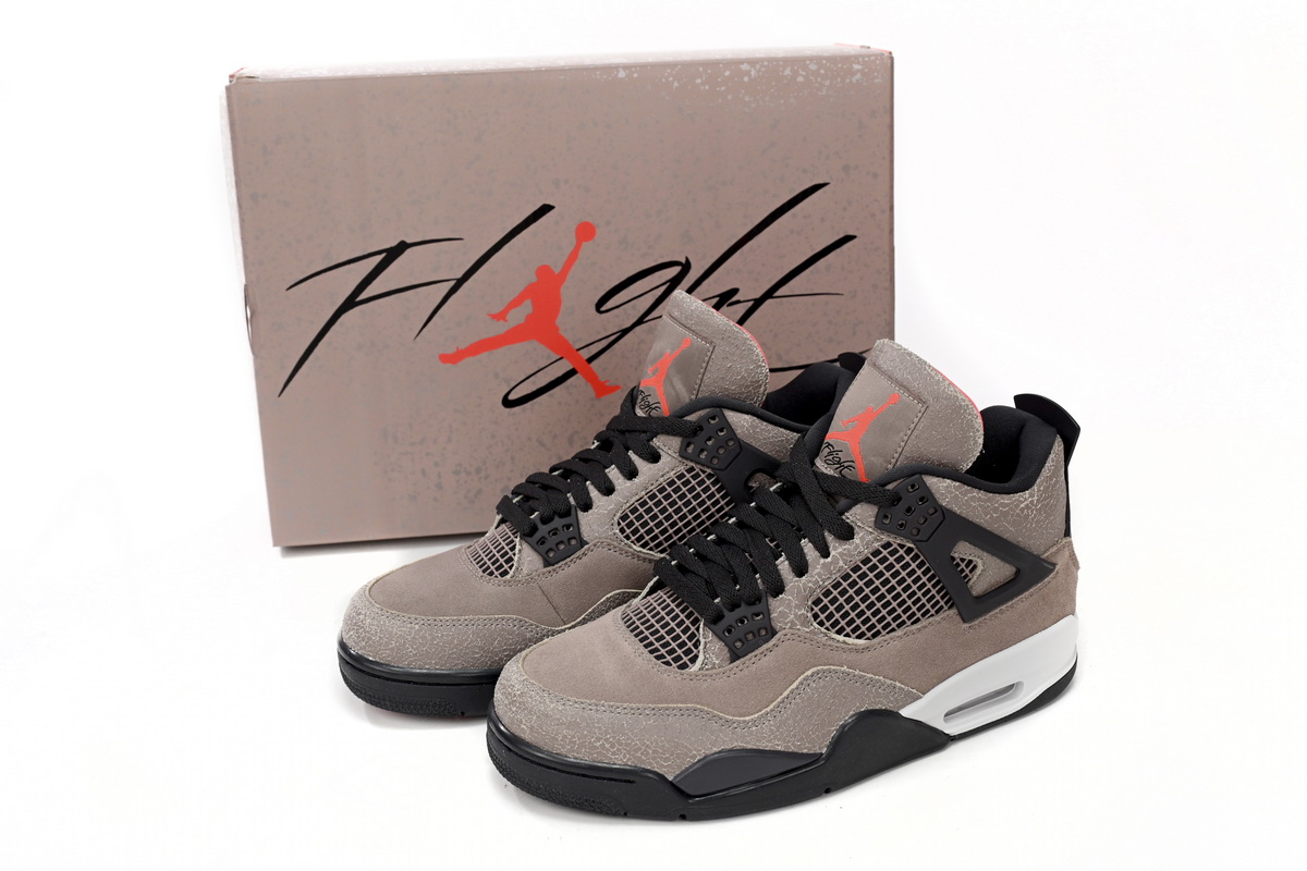 Reps Jordan 4 front