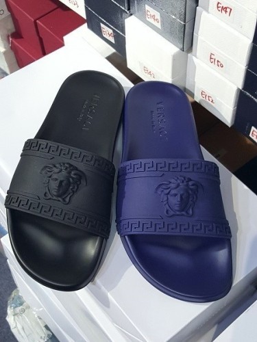 Versace Men slippers AAA-020