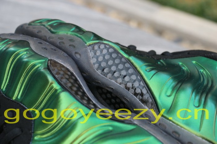 Nike Air Foamposite One “Metallic Green”