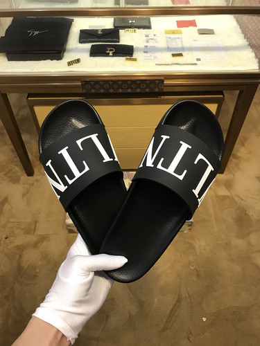 VT Men slippers AAA-017