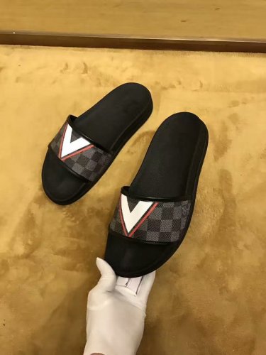 LV men slippers AAA-127(38-45)