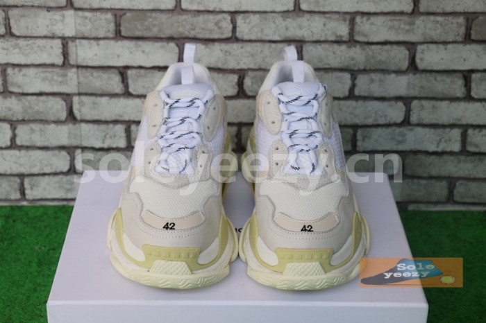 B 17FW Tripe-S High End Sneaker-002