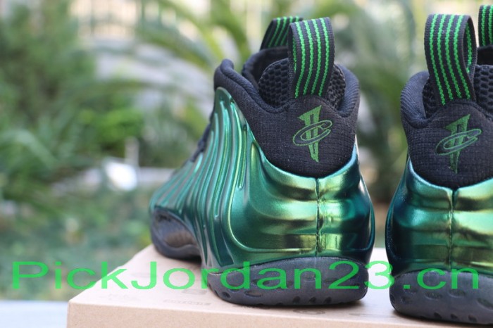 Nike Air Foamposite One “Metallic Green”