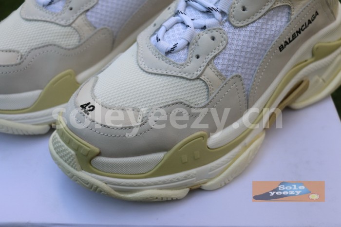 B 17FW Tripe-S High End Sneaker-002