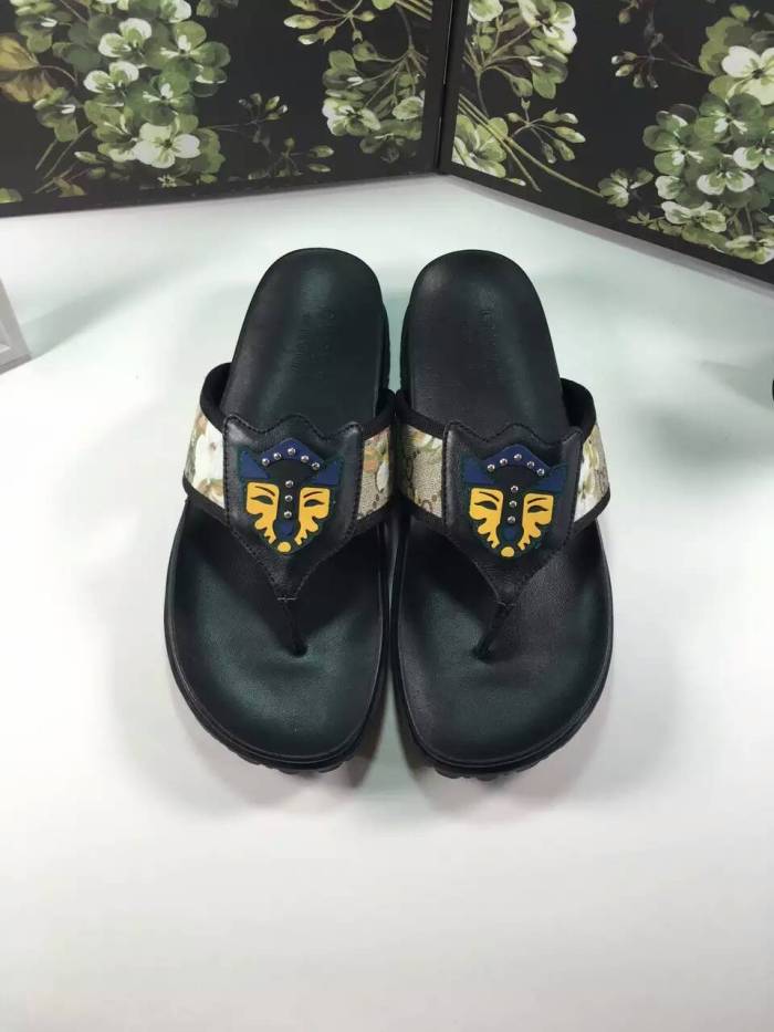 Versace Men slippers AAA-075(38-44)