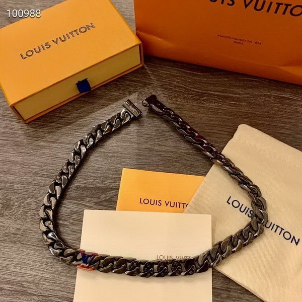 LV Necklace-065