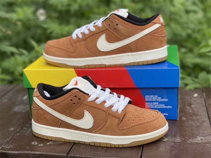 Authentic Nike SB Dunk Low   Wheat  