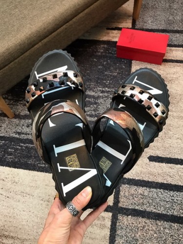VT Men slippers AAA-046
