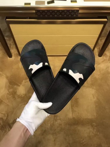 VT Men slippers AAA-032