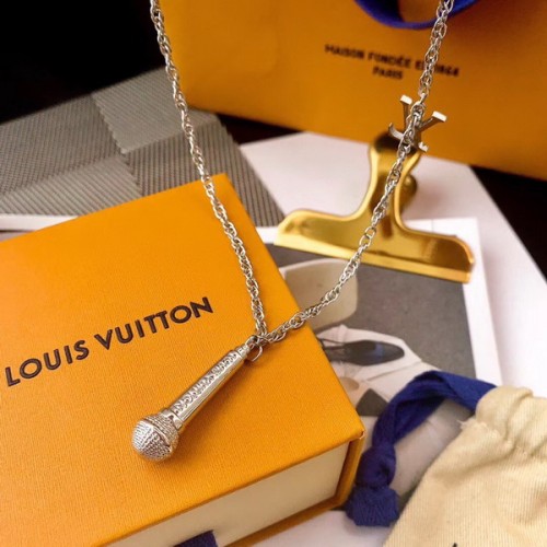LV Necklace-023