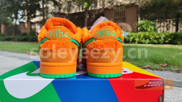 Authentic Grateful Dead x Nike SB Dunk Low “Orange Bear”