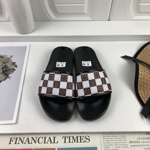 LV women slippers AAA-239