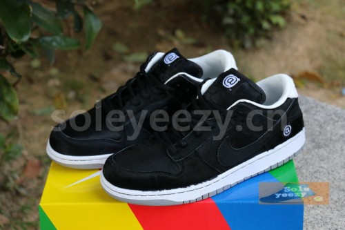 Authentic Nike SB Zoom Dunk Elite “BE@RBRICK”