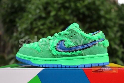 Authentic Grateful Dead x Nike SB Dunk Low “Green Bear”  kids shoes