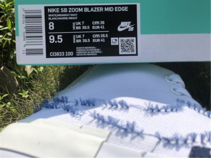 Authentic Nike SB Zoom Blazer Mid Edge  White GS