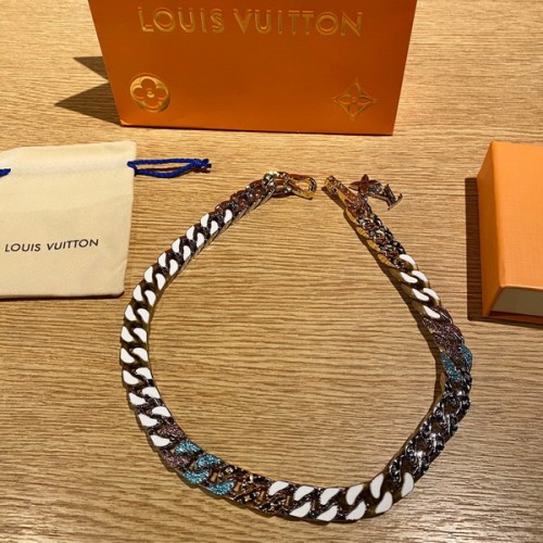 LV Necklace-059