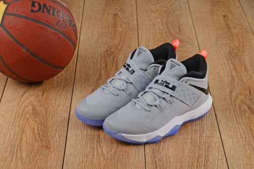 Nike LeBron James 10 shoes-004