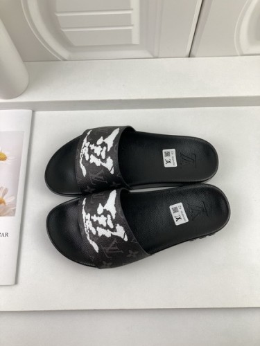 LV men slippers AAA-1121