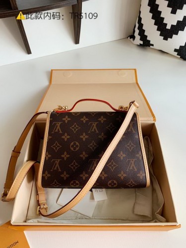 LV Hangbags AAA Women-527