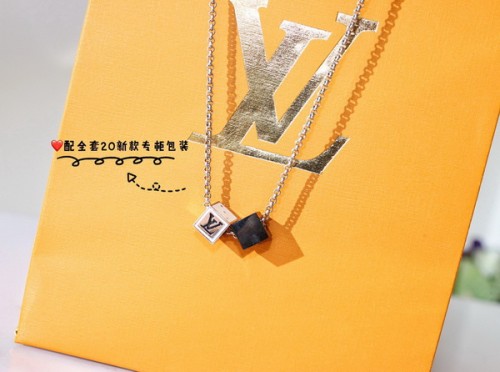 LV Necklace-014