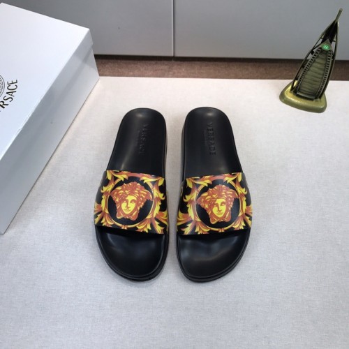 Versace men slippers AAA-145(38-45)