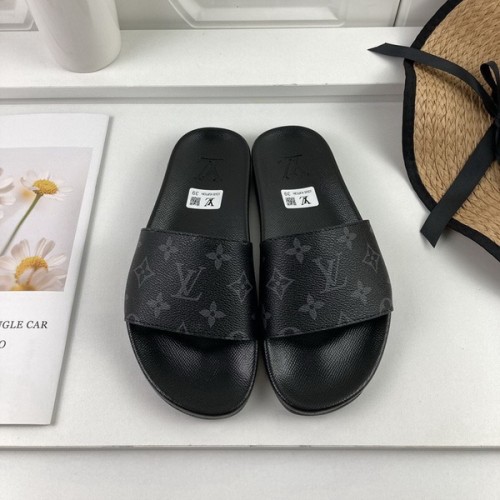 LV women slippers AAA-228