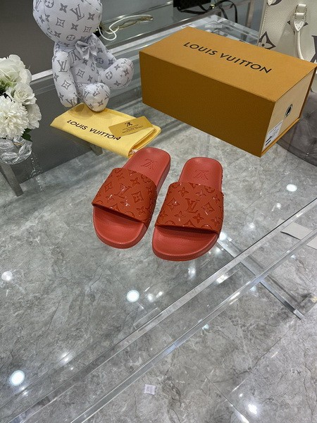 LV women slippers AAA-266