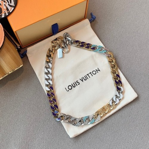 LV Necklace-044
