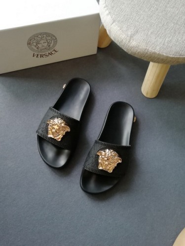 Versace women slippers AAA-026