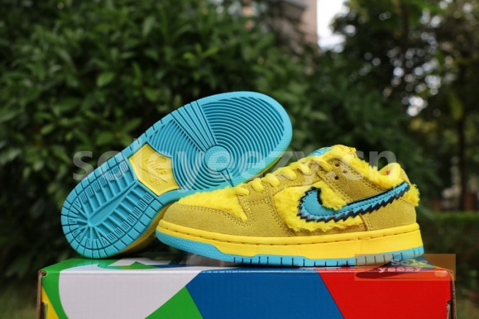 Authentic Grateful Dead x Nike SB Dunk Low “Yellow Bear”  kids shoes