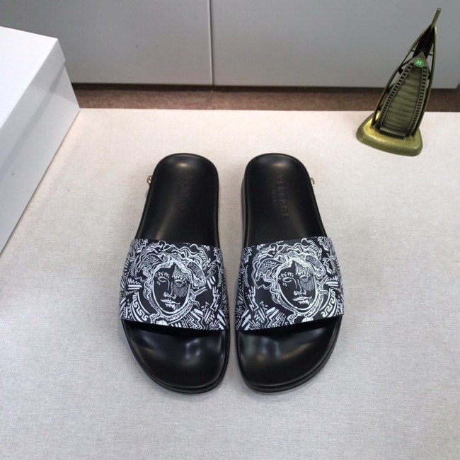 Versace women slippers AAA-015