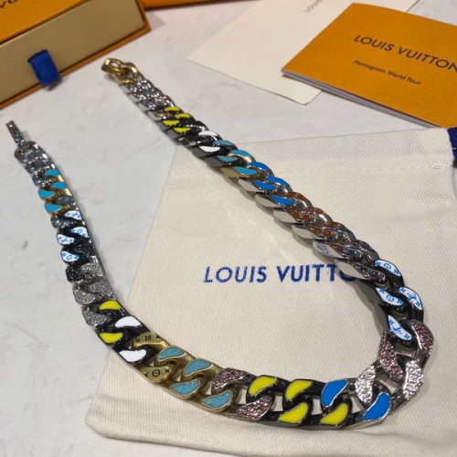 LV Necklace-042