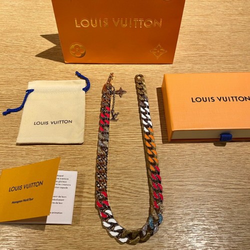 LV Necklace-058