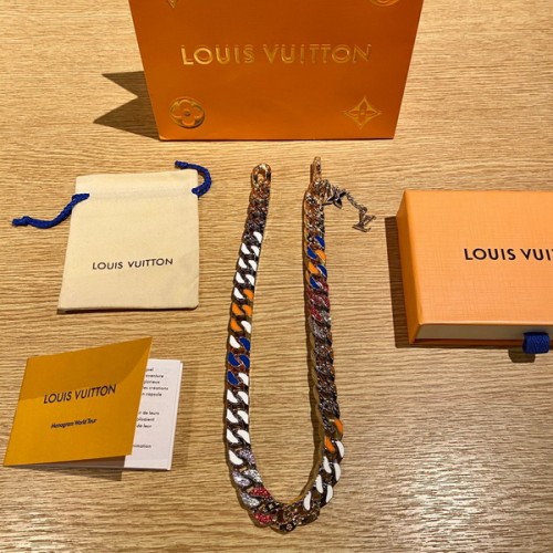 LV Necklace-057